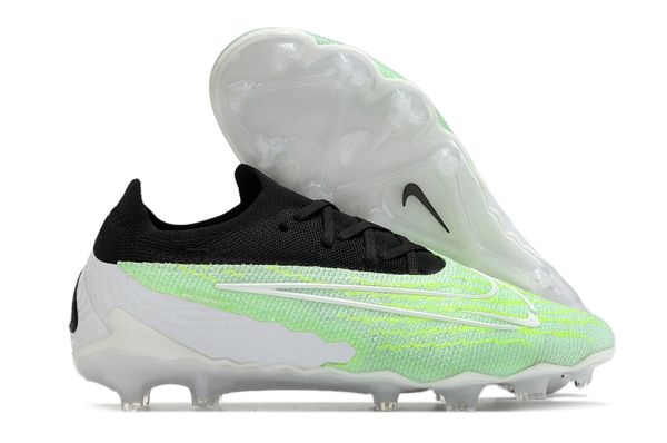 White and green nike soccer cleats discount
